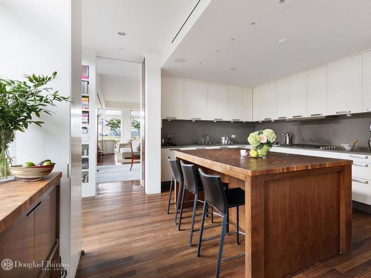 Meryl Streep répertorie le manoir de New York https://www.elliman.com/