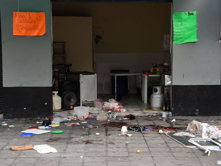 Vue de la place Plaza Garibaldi, dans le centre-ville de Mexico, le 15 septembre 2018, le lendemain du jour où des hommes armés, mariachi, ont tué quatre personnes et blessé neuf autres. - Les cinq assaillants ont procédé à la fusillade peu avant 22h vendredi (03h00 GMT samedi) dans la populaire place Plaza Garibaldi auprès des touristes étrangers. Ni le motif de l'attaque ni l'identité des hommes armés n'étaient connus, mais la zone est située près du quartier de Tepito, où un cartel