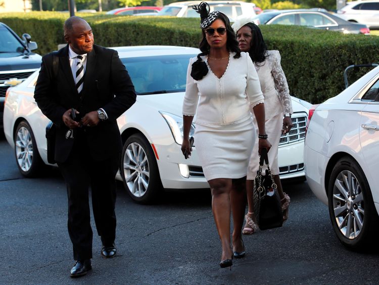 Omarosa Manigault-Newman arrive pour le service funèbre d'Aretha Franklin au temple de la Grande Grâce à Détroit, Michigan, États-Unis, le 31 août 2018. REUTERS / Mike Segar