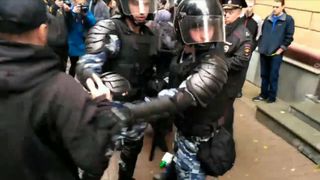 Des dizaines de personnes arrêtées par la police lors de manifestations en Russie