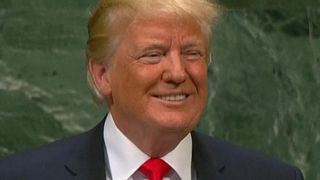 Le rire de Trump a mis en avant les progrès de son administration au cours des deux dernières années chez UNGA: «Nous ne nous attendions pas à cette réaction, mais cela ne pose aucun problème.» Srcset = "https: / /f3.365dm.com/18/09/320x180/skynews-trump-un_4433164.jpg?20180925160450 320w, https://e3.365dm.com/18/09/640x380/skynews-trump-un_4433164.jpg?20180925160450 640w , https://e3.365dm.com/18/09/736x414/skynews-trump-un_4433164.jpg?20180925160450 736w, https://e3.365dm.com/18/09/992x558/skynews-trump-un_4433164. jpg? 20180925160450 992w, https://e3.365dm.com/18/09/1096x616/skynews-trump-un_4433164.jpg?20180925160450 1096w, https://e3.365dm.com/18/09/1600x900/skynews- atout-un_4433164.jpg? 20180925160450 1600w, https://e3.365dm.com/18/09/1920x1080/skynews-trump-un_4433164.jpg?20180925160450 1920w, https://e3.365dm.com/18/09/ 2048x1152 / skynews-trump-un_4433164.jpg? 20180925160450 2048w "tailles =" (min-width: 900px) 992px, 100vw