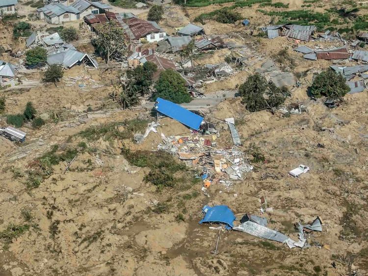 Une vue aérienne d'une partie de la ville détruite par un tremblement de terre et un tsunami à Palu