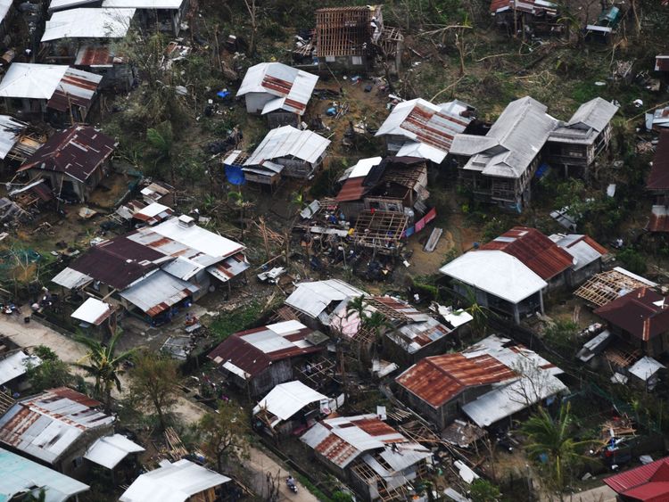 Maisons détruites à la hauteur du typhon Mangkhut dans un village de la ville de Gattaran, dans la province de Cagayan, aux Philippines