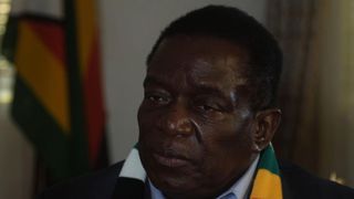 Le président zimbabwéen, Emmerson Mnangagwa, a déclaré à Sky News qu'il n'avait "aucun problème" avec Robert Mugabe, et que la Grande-Bretagne est meilleure lorsqu'elle a un Premier ministre féminin. "Srcset =" https://e3.365dm.com/18/ 08 / 320x180 / skynews-zimbabwe-president_4381935.jpg? 20180806103102 320w, https://e3.365dm.com/18/08/640x380/skynews-zimbabwe-president_4381935.jpg?=18080610310, https://ec.europa.eu.int com / 18/08 / 736x414 / skynews-zimbabwe-president_4381935.jpg? 20180806103102 736w, https://e3.365dm.com/18/08/992x558/skynews-zimbabwe-president_4381935.jpg ?201808061029 e3.365dm.com/18/08/1096x616/skynews-zimbabwe-president_4381935.jpg?20180806103102 1096w, https://e3.365dm.com/18/08/1600x900/skynews- zimbabwe-president_4381919.jpg https://e3.365dm.com/18/08/1920x1080/skynews-zimbabwe-president_4381935.jpg?20180806103102 1920w, https://e3.365dm.com/18/08/2048x1152/skynews-zimbabwe-president_43819-fr.jpg ? 20180806103102 2048w "tailles =" (largeur minimale: 900px) 992px, 100vw