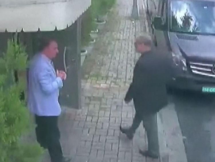 Jamal Khashoggi entre au consulat d'Arabie saoudite à Istanbul