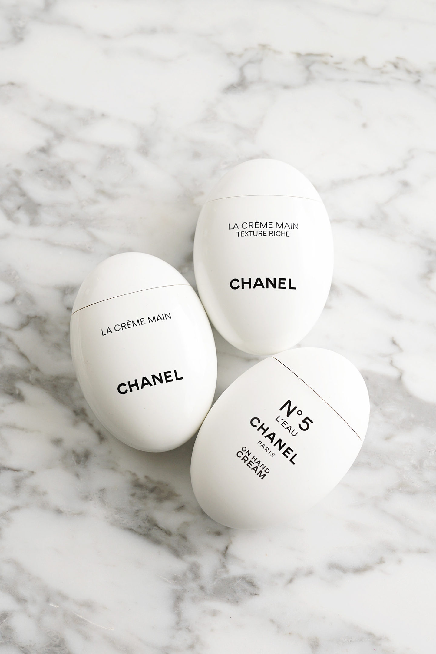 Examen de la crème pour les mains Chanel, La Creme Main, Crème pour les mains et texture N ° 5 Leau