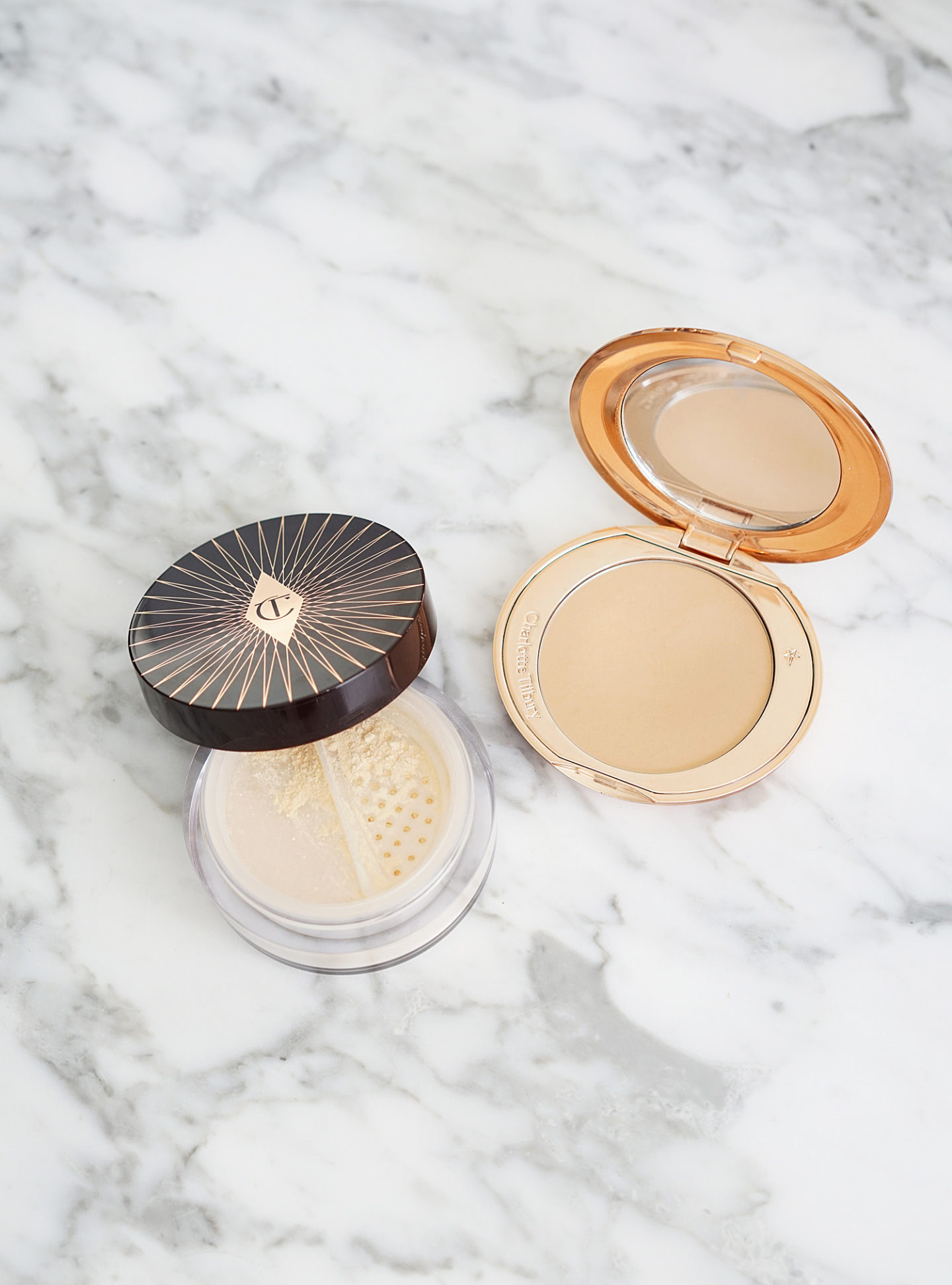 Poudre magique Charlotte Tilbury vs teinte pressée sans défaut 2