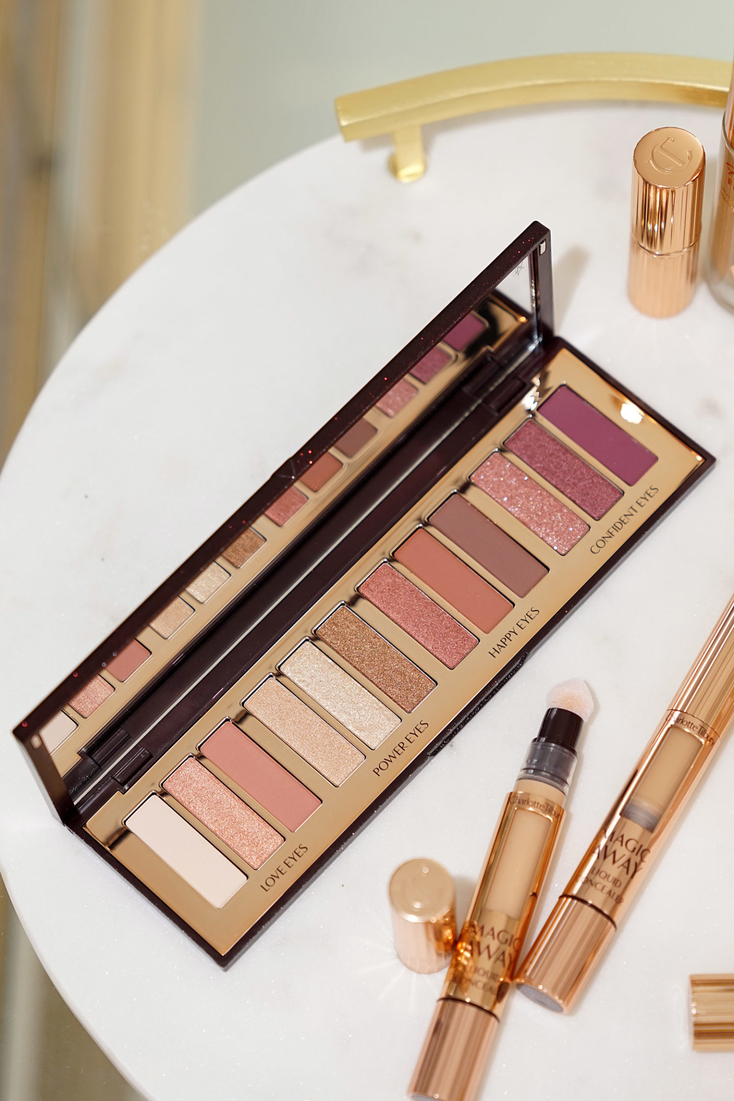 Charlotte Tilbury Étoiles dans votre yeux Palette Review