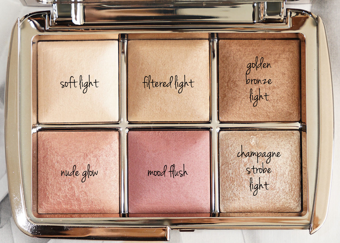 Hourglass Unlocked Ambient Lighting Palette Review - Lumière douce, Lumière filtrée, Lumière Bronze Doré, Nude Glow, Mood Flush, Champagne Strobe Light