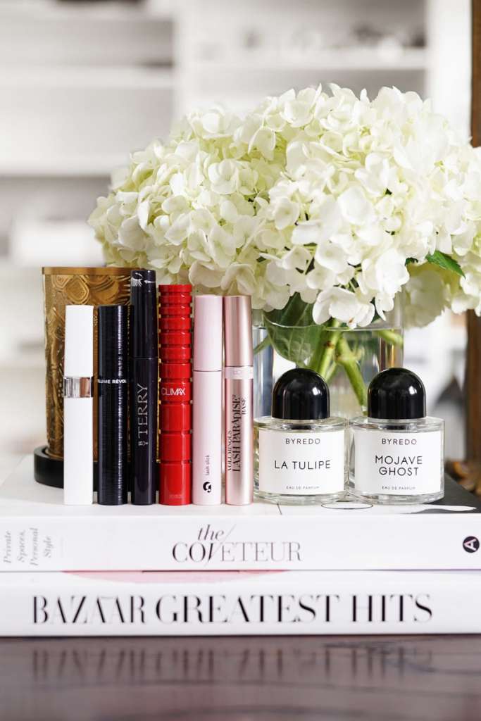 Rassemblement de mascaras et apprêts d'automne: Chanel, NARS, de Terry, L'Oreal + Glossier