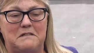 Tante de quatre victimes Barbara Douglas "srcset =" https://e3.365dm.com/18/10/320x180/a9509ffaceb21fee651df219abbf0a7d50c305988aa9b96d9f7cb737a38df6d3_4446912.jpg?20181008024721 320W, https://e3.365dm.com/18/10/640x380/a9509ffaceb21fee651df219abbf0a7d50c305988aa9b96d9f7cb737a38df6d3_4446912 .jpg? 20181008024721 640W, https://e3.365dm.com/18/10/736x414/a9509ffaceb21fee651df219abbf0a7d50c305988aa9b96d9f7cb737a38df6d3_4446912.jpg?20181008024721 736w, https://e3.365dm.com/18/10/992x558/a9509ffaceb21fee651df219abbf0a7d50c305988aa9b96d9f7cb737a38df6d3_4446912.jpg?20181008024721 992w, https://e3.365dm.com/18/10/1096x616/a9509ffaceb21fee651df219abbf0a7d50c305988aa9b96d9f7cb737a38df6d3_4446912.jpg?20181008024721 1096w, 1600w https://e3.365dm.com/18/10/1600x900/a9509ffaceb21fee651df219abbf0a7d50c305988aa9b96d9f7cb737a38df6d3_4446912.jpg?20181008024721, https: //e3.365dm.com/18/10/1920x1080/a9509ffaceb21fee651df219abbf0a7d50c305988aa9b96d9f7cb737a38df6d3_4446912.jpg?20181008024721 1920w, https: // e3.365dm.com/18/10/2048x1152/a9509ffaceb21fee651df219abbf0a7d50c305988aa9b96d9f7cb737a38df3d44_946x12.jpg?20181008024721 2048w tailles = "(min-width: 900px)
