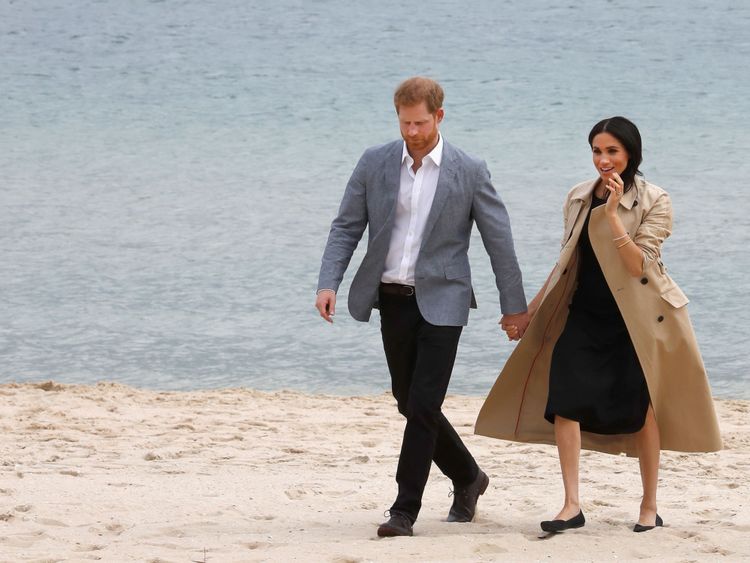 Le prince Harry, le duc de Sussex et Meghan, la duchesse de Sussex ont aidé à ramasser du plastique sur une plage propre le troisième jour de leur tournée à Melbourne 