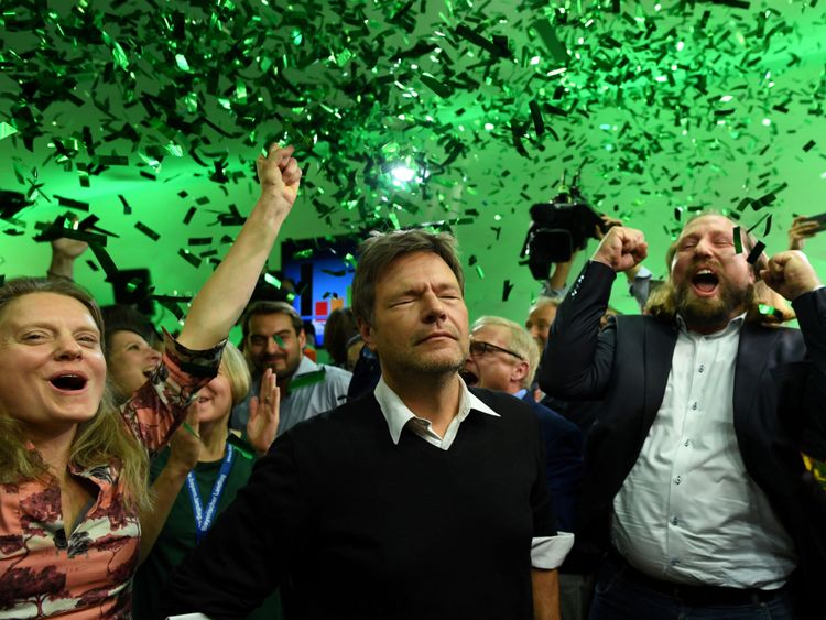 Les dirigeants du parti vert allemand célèbrent