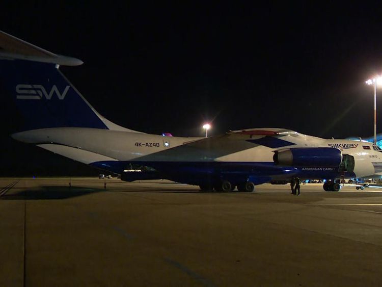 Un avion de secours a quitté le Royaume-Uni jeudi soir pour l'Indonésie