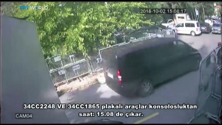 Une camionnette noire arrive au consulat d'Arabie Saoudite à Istanbul