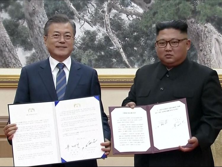 Moon Jae-in et Kim Jong Un ont signé une déclaration commune pour œuvrer en faveur d'une péninsule coréenne dépourvue de ressources nucléaires 