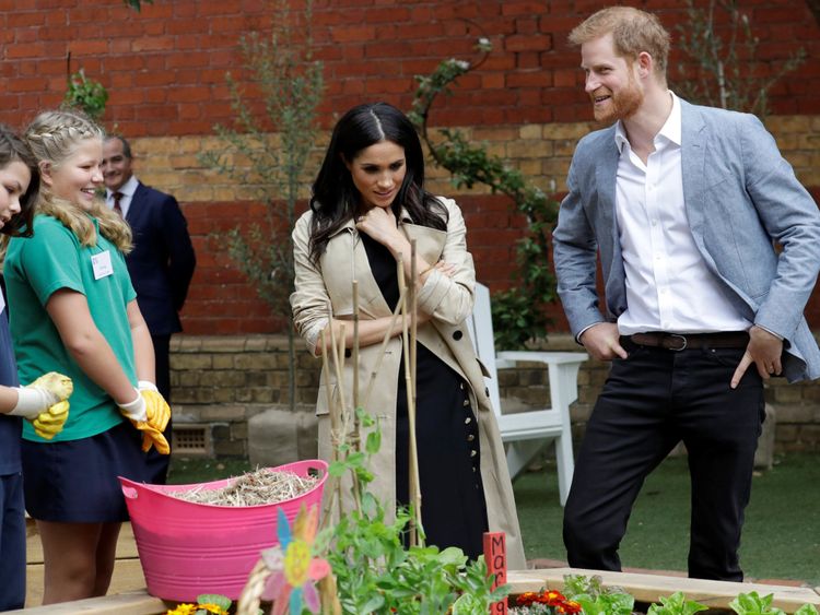 Prince Harry et Meghan lors d'une visite à l'école primaire Albert Park à Melbourne