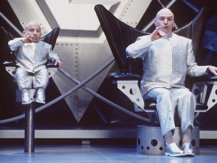 Mike Meyers (l) et Verne Troyer Star à Austin Powers