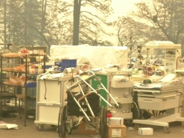 Mme Jolly a déclaré que les 60 patients avaient été évacués de l'hôpital 