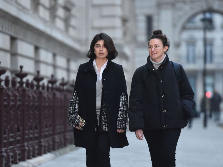Daniela Tejada, épouse de Matthew Hedges emprisonné à vie aux Émirats arabes unis pour espionnage, arrive au Foreign and Commonwealth Office