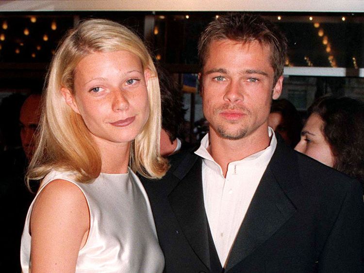 Gwyneth Paltrow et Brad Pitt en 1996 réédités après une interview dans un magazine dans laquelle elle discute des allégations de Harvey Weinstein