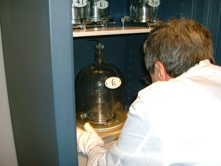 Malgré le fait qu'il ne soit pratiquement jamais sorti de son boîtier, le Grand K a perdu des atomes