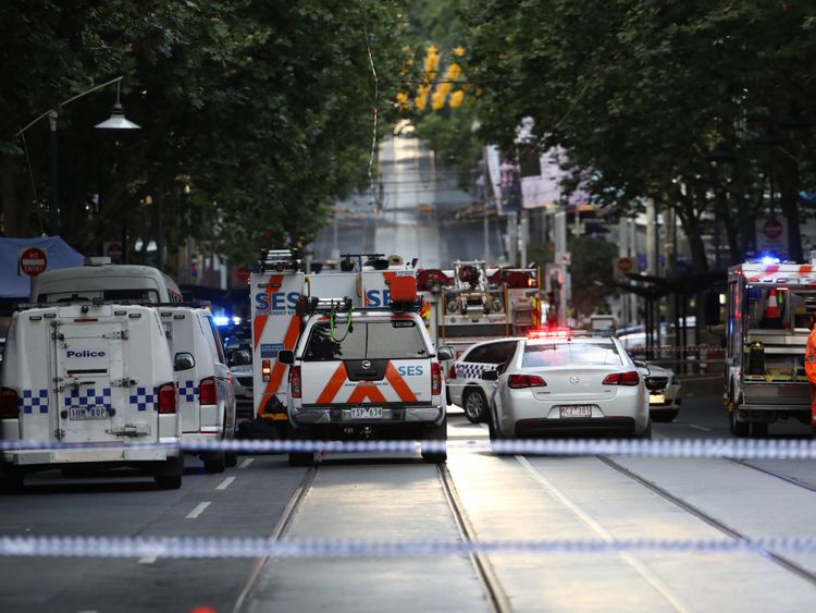 Les services d'urgence sont vus à Bourke St le 09 novembre 2018 à Melbourne, en Australie.