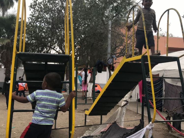 Un certain nombre de migrants qui se dirigent vers l'Amérique sont des enfants