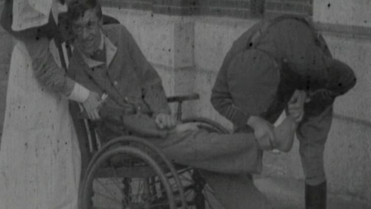 Percy a survécu à la guerre, mais il avait subi un grave choc d'obus en raison du bombardement constant dans les tranchées qui l'avait laissé paralysé.