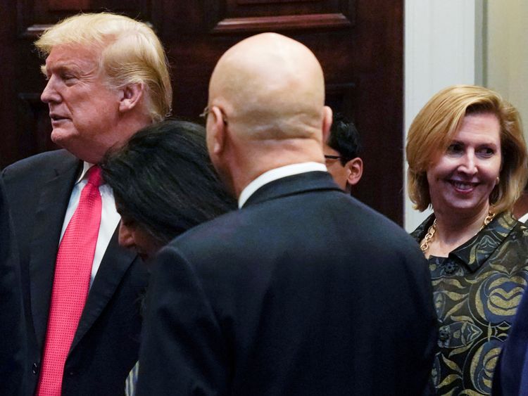Mira Ricardel à licencier est apparu avec Donald Trump lors d'une cérémonie à Diwali, alors que Mme Trump l'avait convoquée