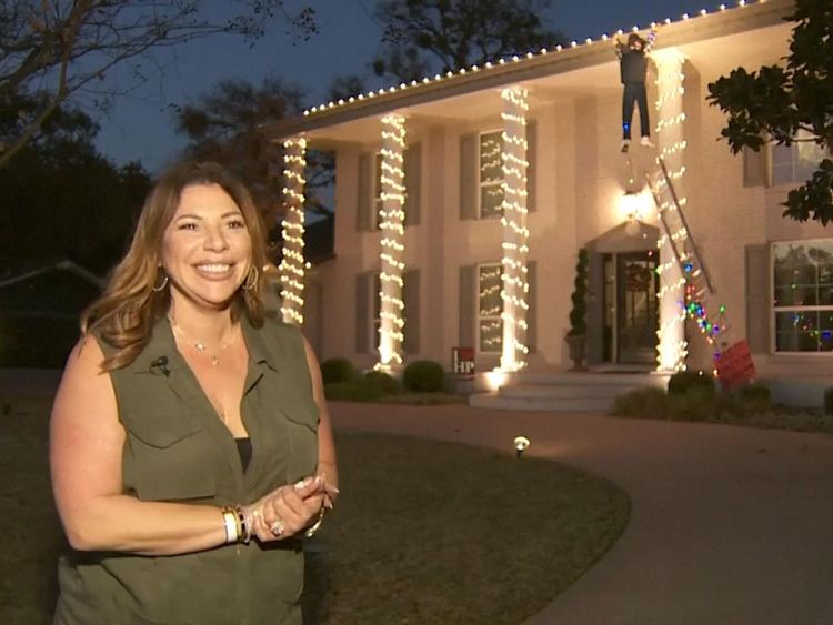 La famille a décidé de faire de Clark G une partie de leur décoration