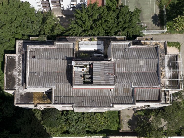 Une photo aérienne montre le manoir monégasque qui abritait autrefois Pablo Escobar