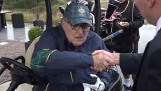 L’avocat de Donald Trump, Rudy Giuliani, au terrain de golf du président près d’Aberdeen