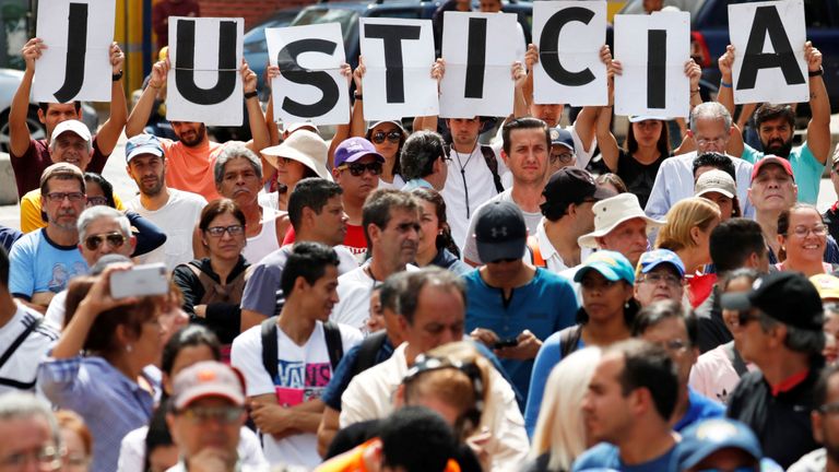 Les partisans de l'opposition demandent la fin du règne de Nicolas Maduro