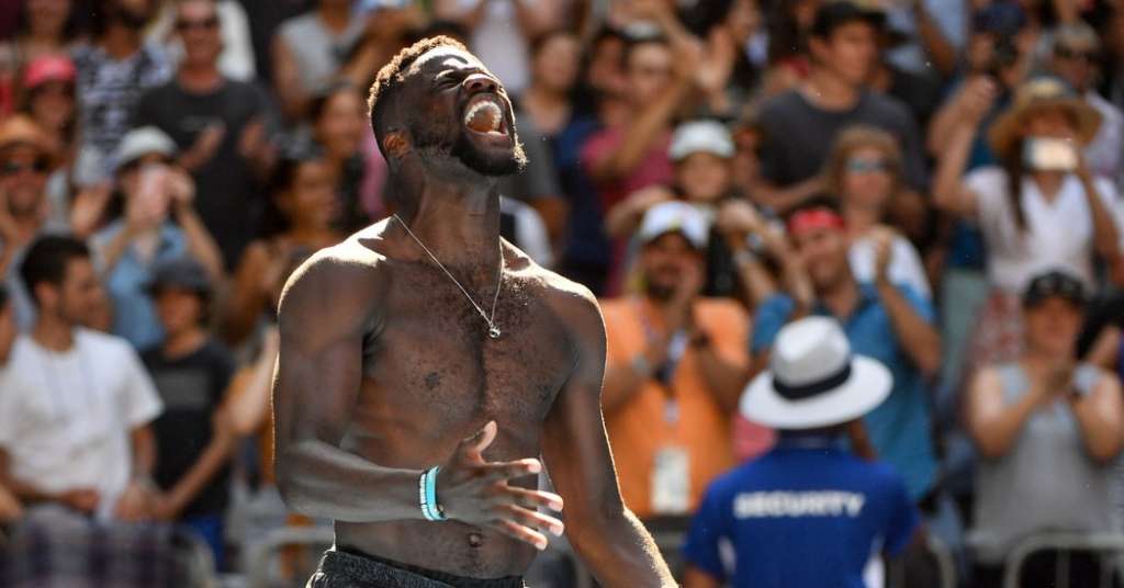 Tiafoe fait une percée à l'Australian Open avec une série de revers