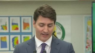 Le Premier ministre a annoncé lors d'une table ronde que le pays accepterait Rahaf Mohammed Alqunun au Canada et qu'elle se rendait à Toronto. 
