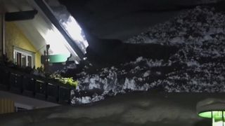 Selon des responsables, une avalanche importante s'est abattue sur un hôtel du sud de l'Allemagne, endommageant le bâtiment mais ne causant pas de blessé. "Srcset =" https://e3.365dm.com/19/01/320x180/Ut_HKthATH4eww8X4xMDoxOjA4MTsiGN_45458149031930 E-mail sur: Haut de la page .doc / 19/19/19 /2048x1152/Ut_HKthATH4eww8X4xMDoxOjA4MTsiGN_4545836.jpg?20190114105739 2048w "tailles =" (largeur minimale: 900 pixels) 992 pixels, 100vw