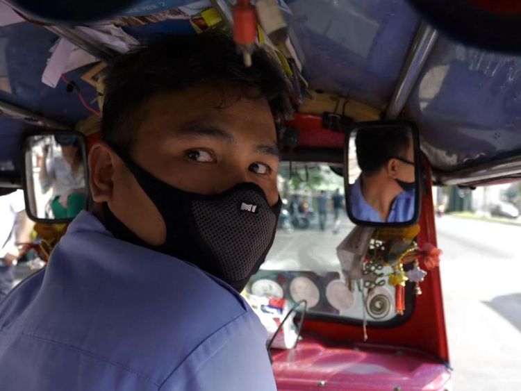 Le pilote de tuk-tuk, Suriya Umalee, a déclaré qu'il s'agissait du pire smog qu'il ait jamais vu