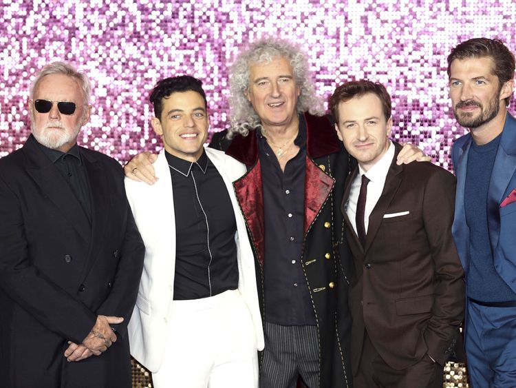 Roger Taylor, Malek, Brian May, Joe Mazzello et Gwilym Lee assistent à la première mondiale de Bohemian Rhapsody