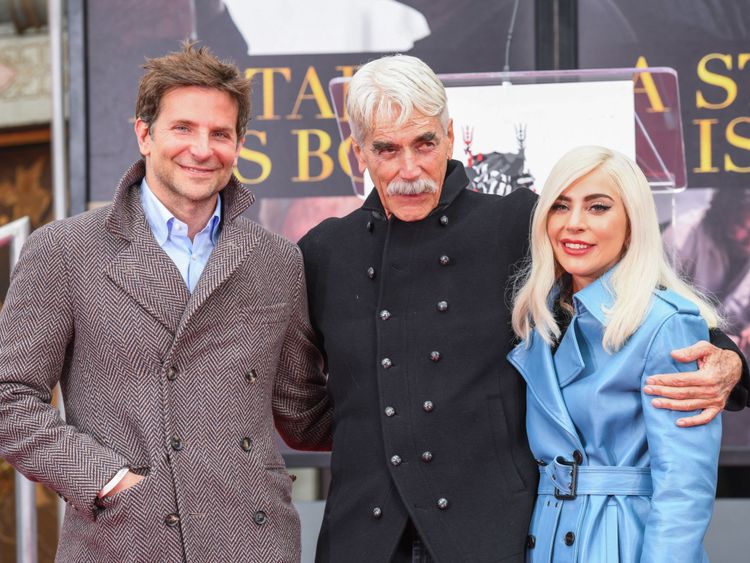 Bradley Cooper et Lady Gaga assistent à la cérémonie à Hollywood de la co-star de A Star Is Born, Sam Elliott