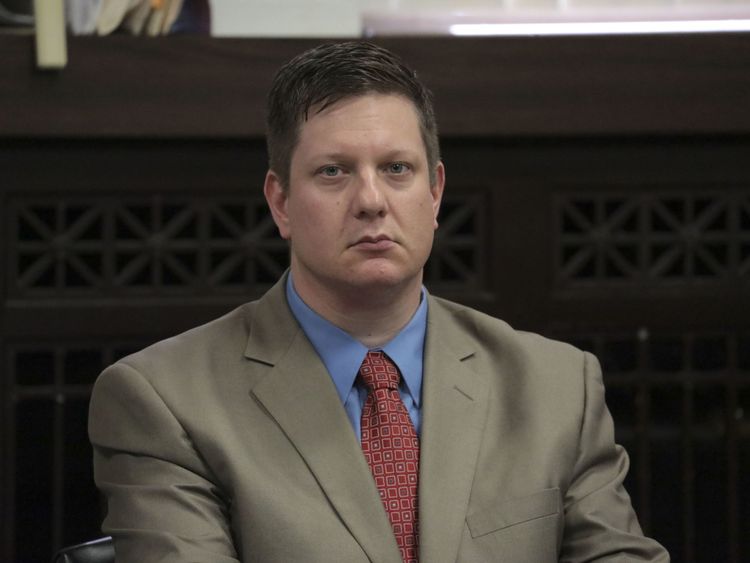 Jason Van Dyke a été condamné à six ans et neuf mois de prison pour le meurtre de Laquan McDonald en 2014 à chicago