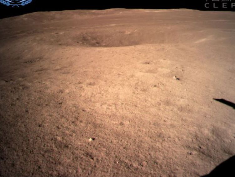L'arrière de la lune sur le côté sud du site d'atterrissage. Photo: Administration spatiale nationale de Chine