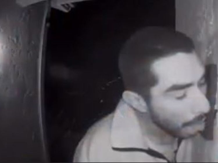 Roberto Daniel Arroyo a été surpris en train de siffler pendant trois heures sur CCTV. Pic: ring.com/Sylvia Dungan