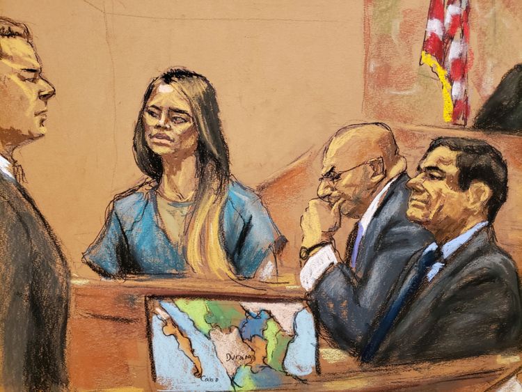 Lucero Guadalupe Sanchez Lopez a déclaré qu'elle s'était échappée avec Guzman par un tunnel sous un bain