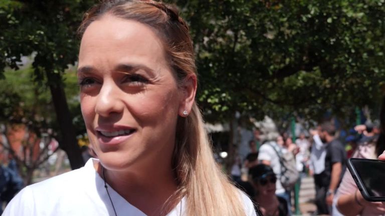 Lilian Tintori est la royauté politique au Venezuela. Elle est l'épouse du charismatique chef de l'opposition Leopoldo Lopez, actuellement en résidence surveillée.