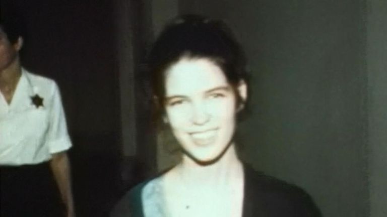 Leslie Van Houten à la cour après son arrestation en 1969