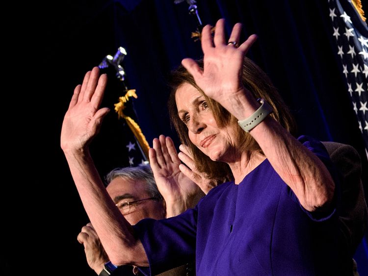 Nancy Pelosi célèbre la victoire des démocrates à la Chambre des représentants