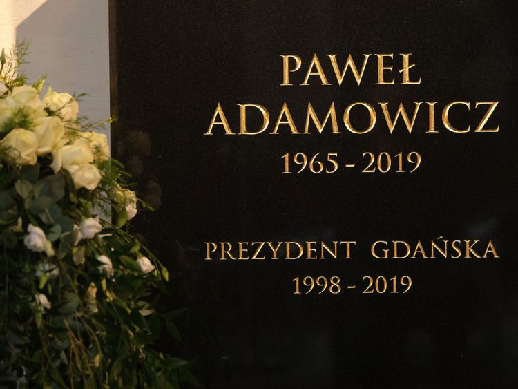 Pawel Adamowicz est mort après avoir été attaqué lors d'un événement de charité