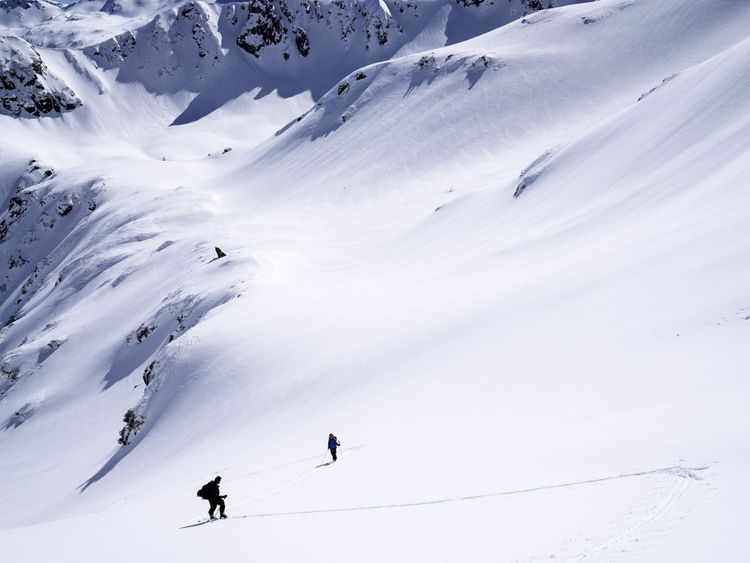 Deux snowboarders sont morts dans les montagnes de Pirin en Bulgarie. Image de fichier