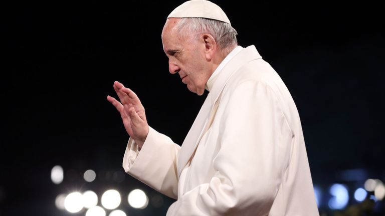 Le pape François mène le chemin de croix au Colisée